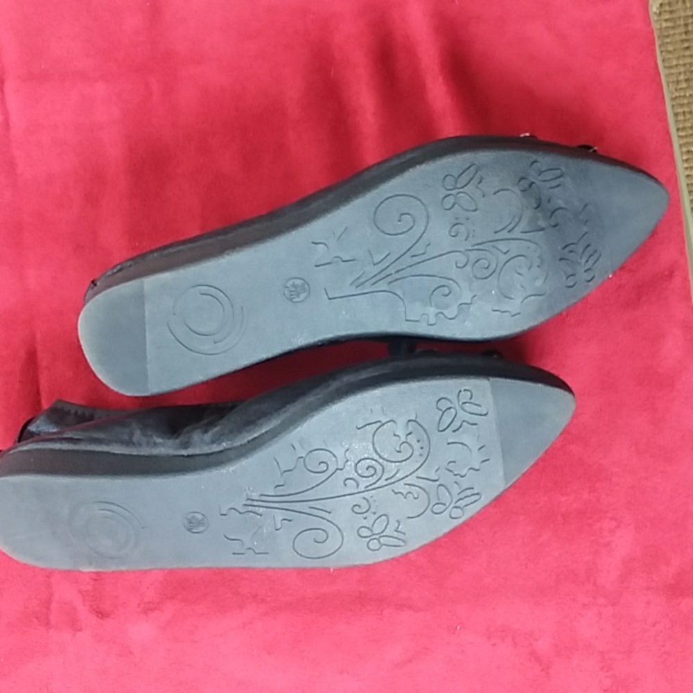 Modenpeak Spring and Summer Design Black with Crystal Accents Flats - Picture 5 of 5